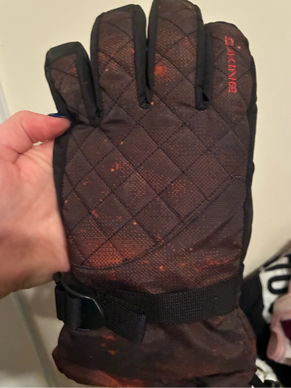 Dakine Women’s Winter Snow Gloves for Skiing or Snowboarding NWT